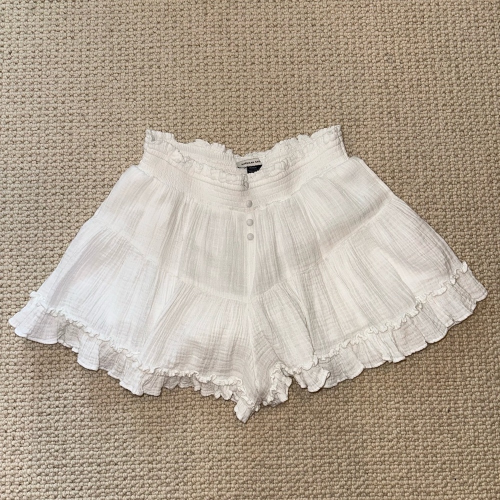 American Eagle White Ruffled Shorts
